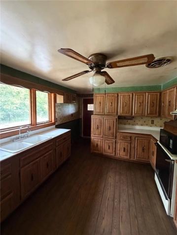 3135 Conway Wallrose Road Economy PA 15005