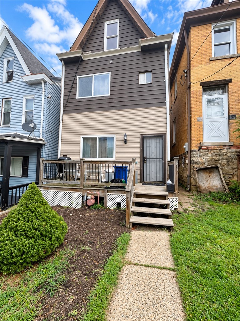 2816 Veteran Street Perry Hilltop PA 15214