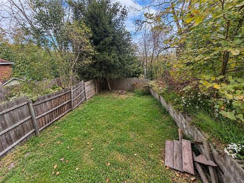 2816 Veteran Street Perry Hilltop PA 15214