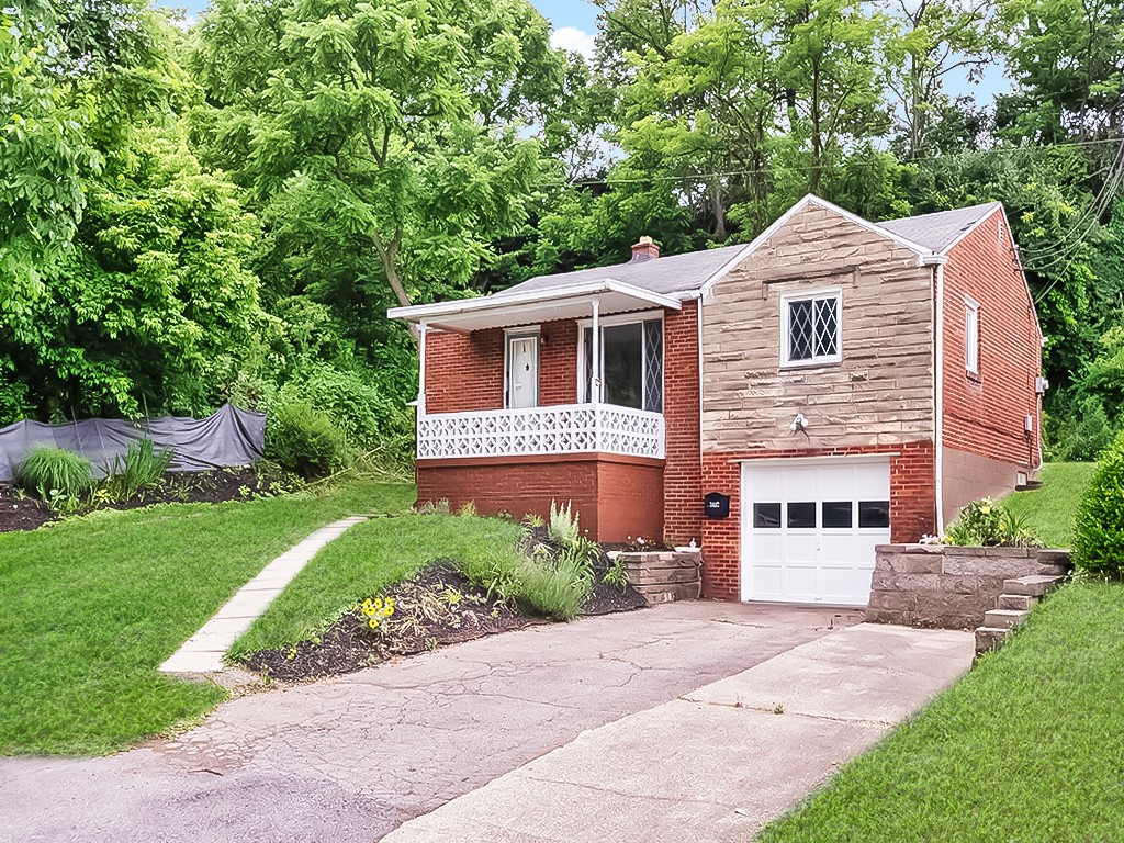 3437 Brinway West Mifflin PA 15122