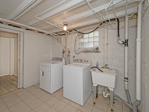 3437 Brinway West Mifflin PA 15122