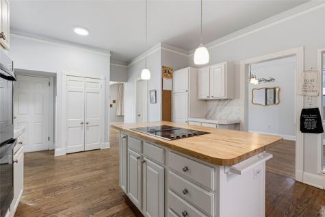 304 Bower Hill Road Mt Lebanon PA 15228