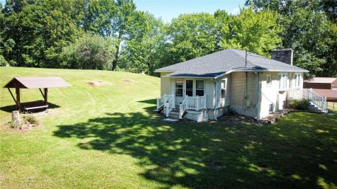 552 Queenstown Road Perry Township PA 16041