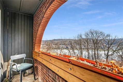 210 Linden Avenue O'hara PA 15238