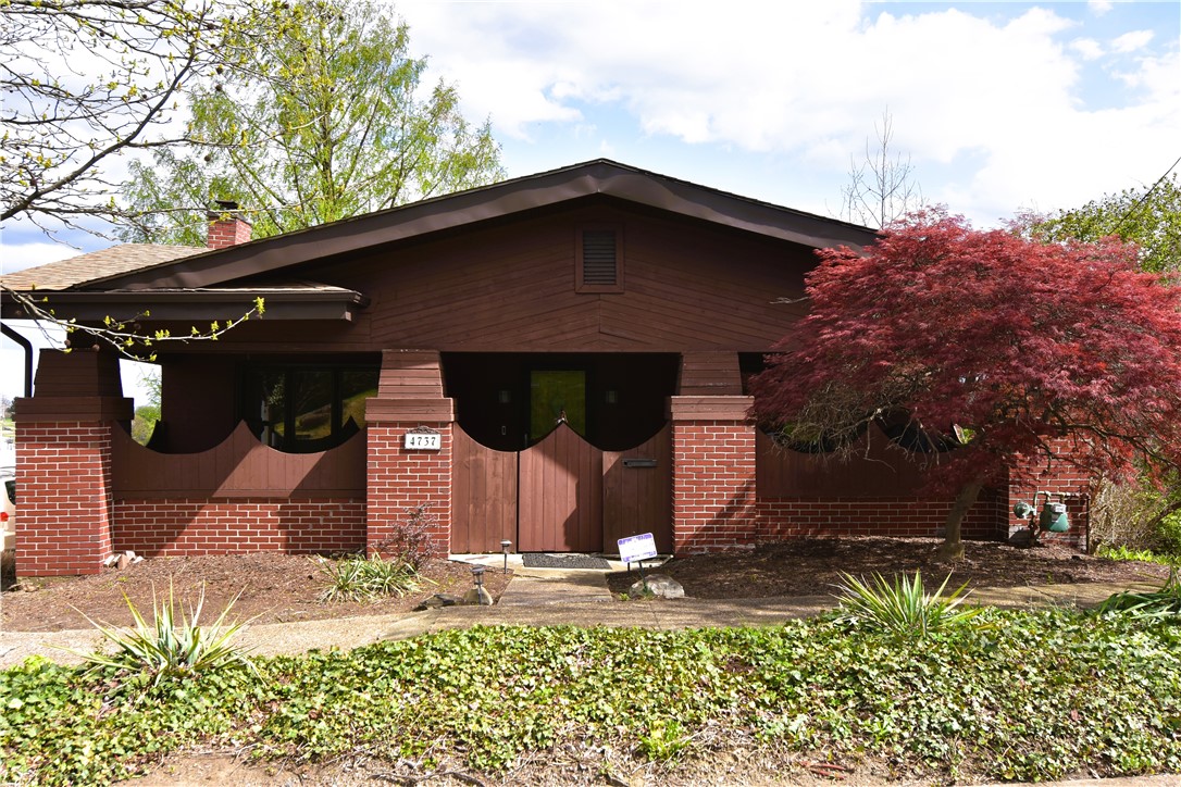 4737 Interboro Avenue Lincoln Place PA 15207