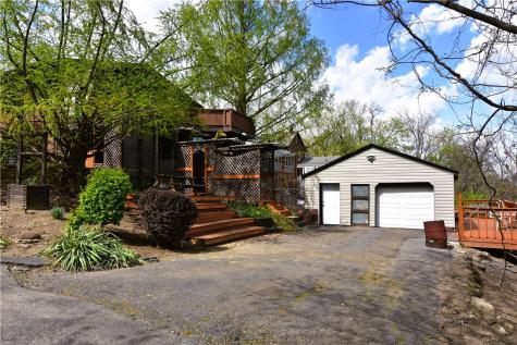 4737 Interboro Avenue Lincoln Place PA 15207