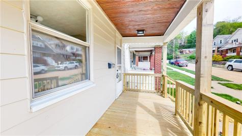 121 Sampson Avenue Ingram PA 15205