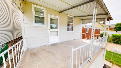 121 Sampson Avenue Ingram PA 15205