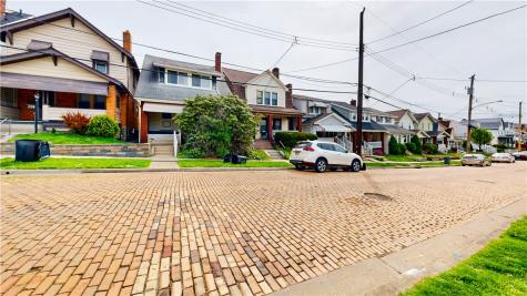 121 Sampson Avenue Ingram PA 15205