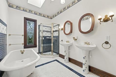 1027 5th Street Oakmont PA 15139