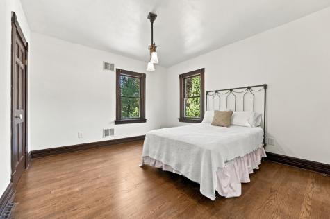 1027 5th Street Oakmont PA 15139