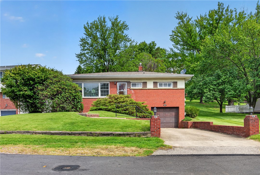 857 Pleasant Hills Drive South Strabane PA 15301