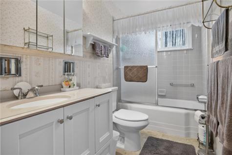 857 Pleasant Hills Drive South Strabane PA 15301