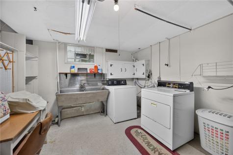 857 Pleasant Hills Drive South Strabane PA 15301