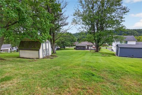 857 Pleasant Hills Drive South Strabane PA 15301