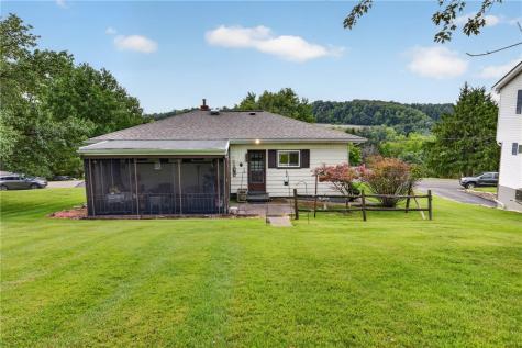 857 Pleasant Hills Drive South Strabane PA 15301