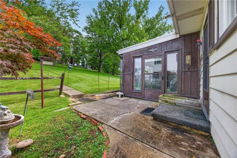 857 Pleasant Hills Drive South Strabane PA 15301