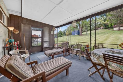 857 Pleasant Hills Drive South Strabane PA 15301