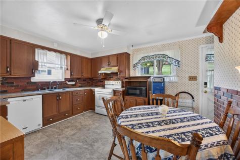 857 Pleasant Hills Drive South Strabane PA 15301