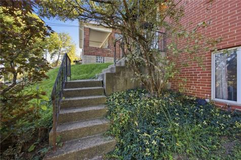2928 1/2 Elroy Avenue Brentwood PA 15227