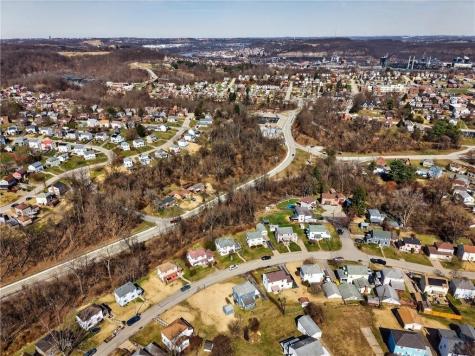 612 Independence Drive Clairton PA 15025