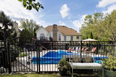 102 Brickbarn Court North Fayette PA 15071