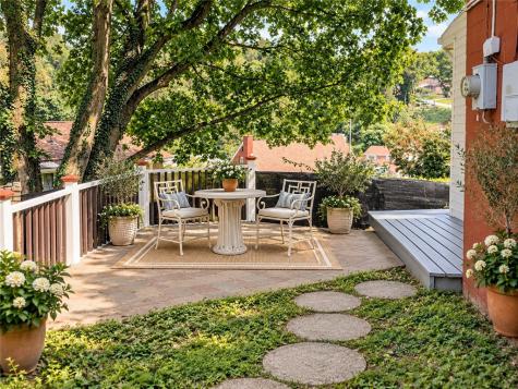 707 Riehl Drive Castle Shannon PA 15234