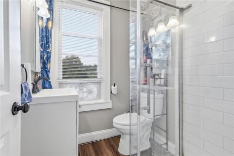 706 Noblestown Road Green Tree PA 15106