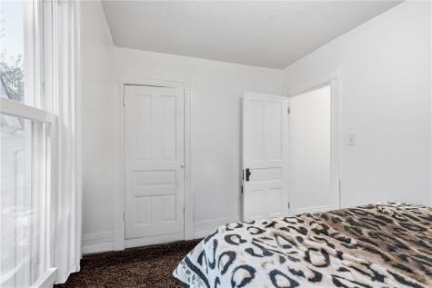 706 Noblestown Road Green Tree PA 15106