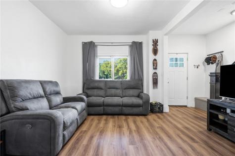 706 Noblestown Road Green Tree PA 15106