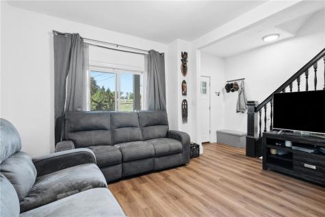 706 Noblestown Road Green Tree PA 15106