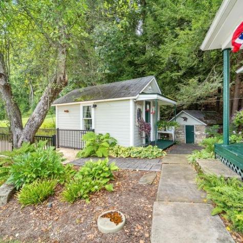 2062 Kittanning Pike Parker Township PA 16049