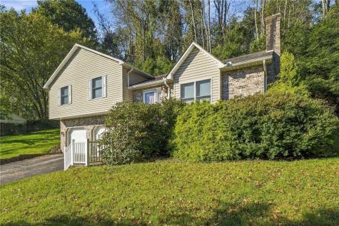 758 Harvey Avenue City Of Greensburg PA 15601