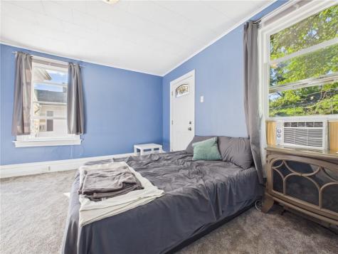 1872 Greenleaf Street West End PA 15203