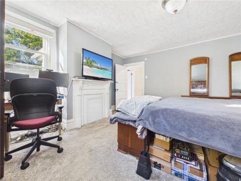 1872 Greenleaf Street West End PA 15203