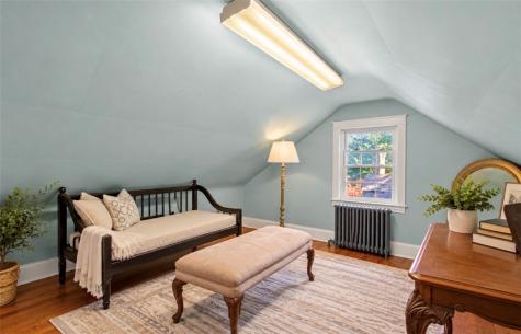 4703 Rolling Hills Road Whitehall PA 15236