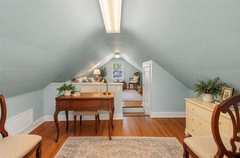 4703 Rolling Hills Road Whitehall PA 15236