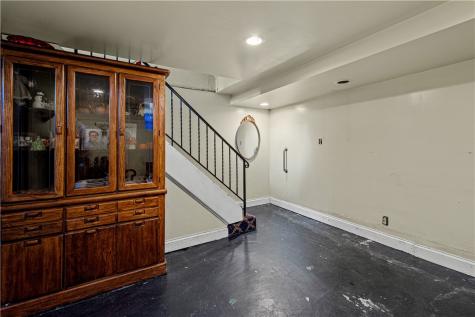 4703 Rolling Hills Road Whitehall PA 15236