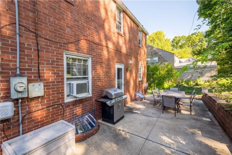 4703 Rolling Hills Road Whitehall PA 15236