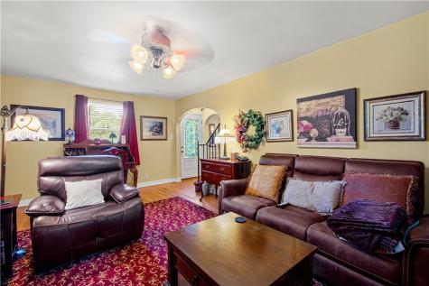 4703 Rolling Hills Road Whitehall PA 15236
