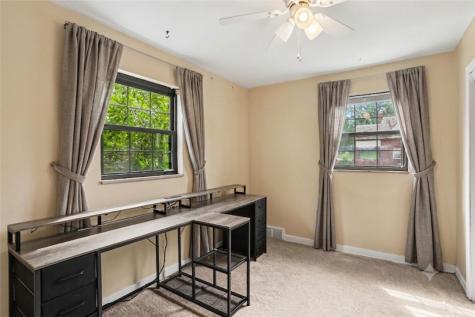 21 Leon Road Green Tree PA 15220