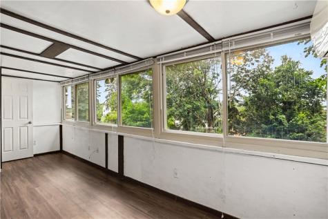 21 Leon Road Green Tree PA 15220