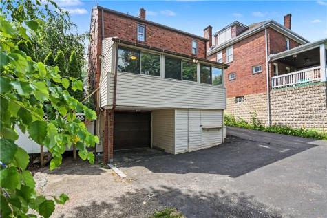 21 Leon Road Green Tree PA 15220