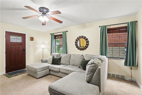 21 Leon Road Green Tree PA 15220