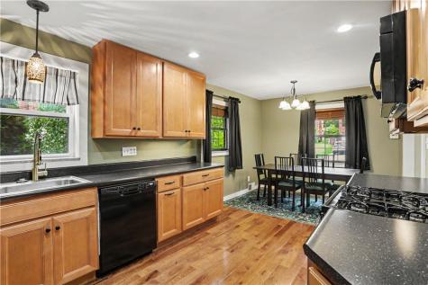 21 Leon Road Green Tree PA 15220