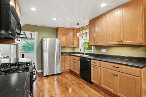 21 Leon Road Green Tree PA 15220