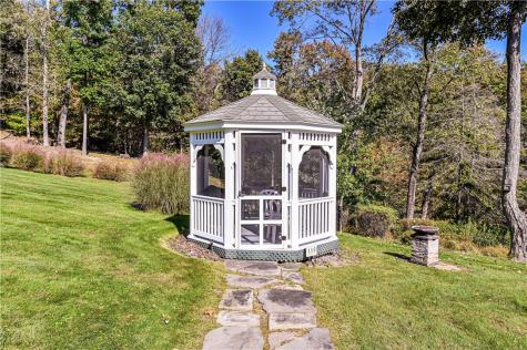 110 Daffodil Lane Hempfield Township PA 15644