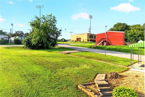 698 High Street California PA 15419