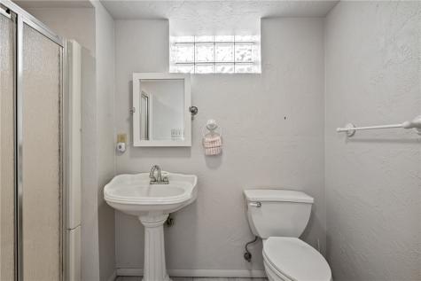8 Norwich Avenue West View PA 15229