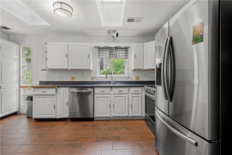 530 Spruce Run Road Avalon PA 15202